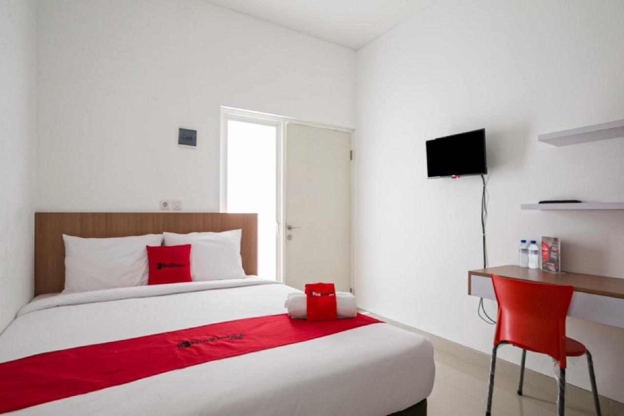 Hostel Reddoorz Syariah Near Lapangan Pancasila Simpang Lima Semarang Zewnętrze zdjęcie