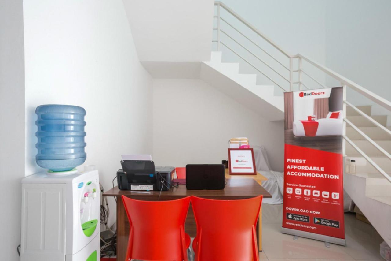 Hostel Reddoorz Syariah Near Lapangan Pancasila Simpang Lima Semarang Zewnętrze zdjęcie