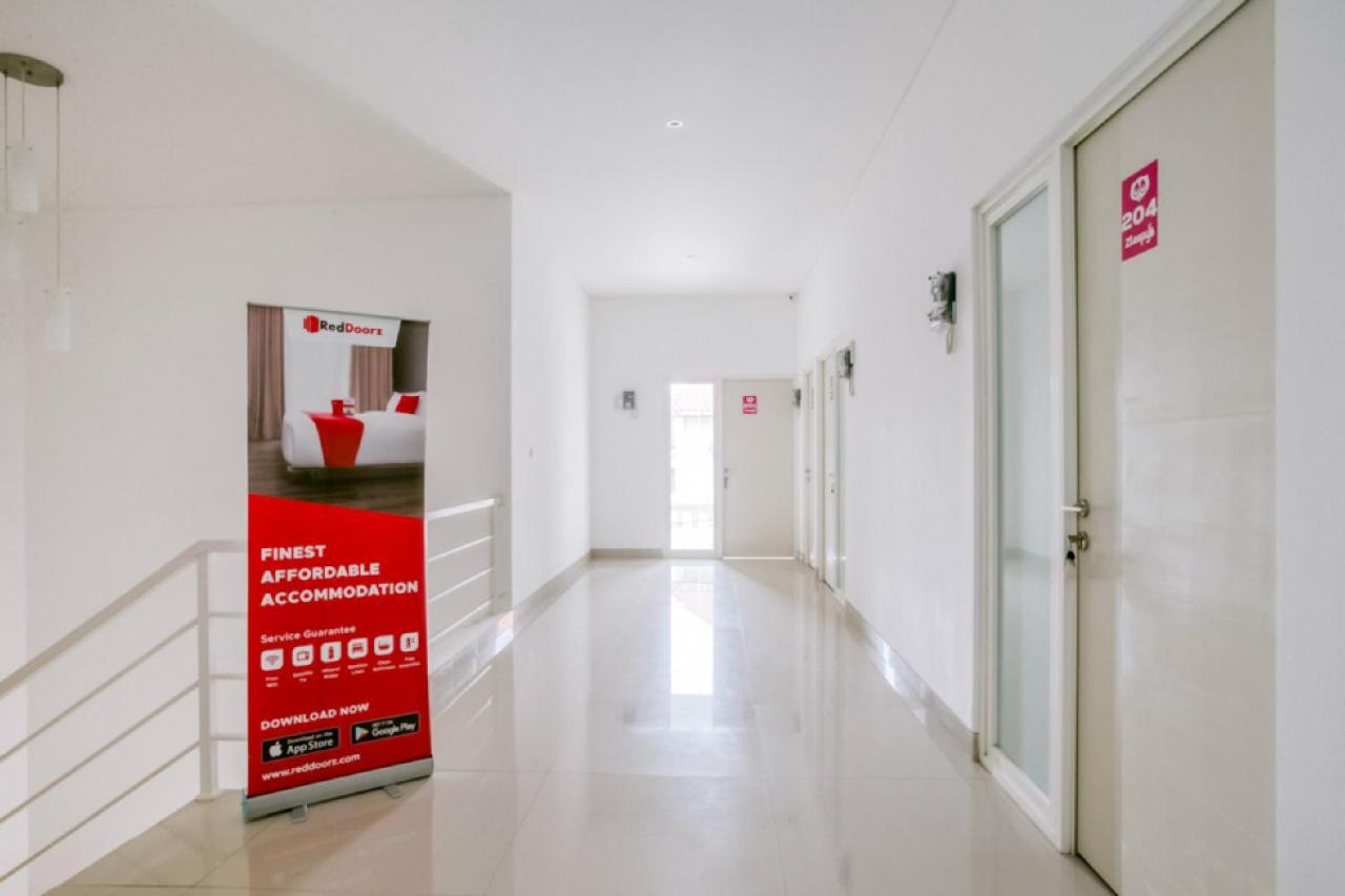 Hostel Reddoorz Syariah Near Lapangan Pancasila Simpang Lima Semarang Zewnętrze zdjęcie